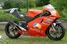 yzr2.jpg