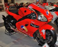 740px-Yamaha_YZR500_(2002).jpg