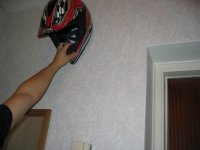 hjälm_pa_vaggen.jpg