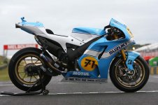 big_Suzuki_GSVR_Barry_Sheene_03.jpg