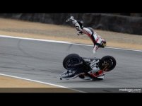 lorenzo_crash_usa_fp311_preview_big.jpg