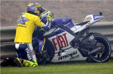 rossi-bye-bye-yamaha-46.jpg
