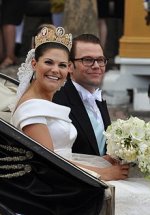 230px-Royal_Wedding_Stockholm_2010-Slottsbacken-07_edit.jpg 230px-Royal_Wedding_Stockholm_2010-Slottsbacken-07_edit.jpg