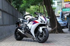 2012-Honda-CBR1000RR-leak-12.jpg