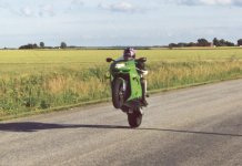 Wheelie2.jpg