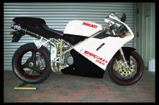 ducati svart bakdel.jpg