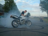 r1100s.jpg