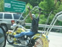 funny_motorcycle_racing_picture_3.jpg