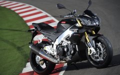 tuono-v4r-1.jpg