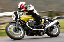 1-moto-guzzi-v7-cafe-classic.JPG 1-moto-guzzi-v7-cafe-classic.JPG