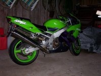 zx9r-2.JPG
