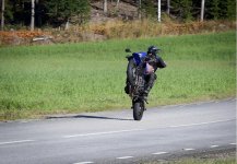 wheelie1.jpg