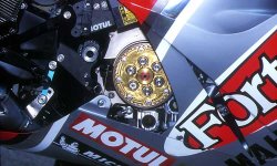 yamaha_yzrm1_2003_23.jpg