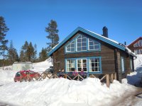 aHusetUte.jpg