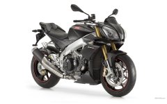 Aprilia_Tuono_V4_R_2010_05_1920x1200.jpg
