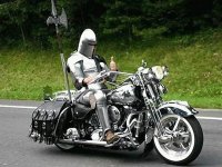 funny-Knight-armor-Harley-motorcycle.jpg