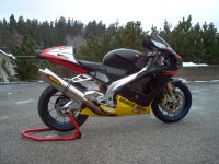 aprilia1.jpg