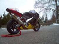 aprilia2.jpg
