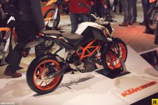 ktm_duke_390_01.jpg