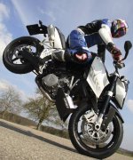 ktm_990_superduke_stoppie.jpg ktm_990_superduke_stoppie.jpg