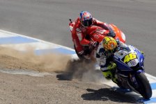 Rossi-VS-Stoner-Laguna-Seca-2008.jpg