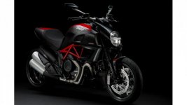 Diavel-Carbon_2012.jpg