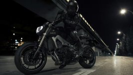 2014-Yamaha-MT-09-EU-Deep-Armor-Static-007[1]_tcm123-539359.jpg