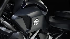 2014-Yamaha-MT-07-EU-Deep-Armor-Detail-003.jpg