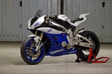 custom-yamaha-r6-by-paolo-tesio-photo-gallery-medium_7.jpg