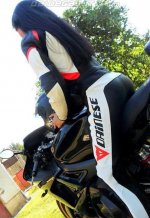 yamaha-sexy-ragazza-tuta-dainese.jpg