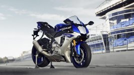 2015-Yamaha-YZF-R1-EU-Race-Blu-Static-002.jpg