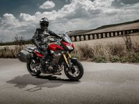 2015-Yamaha-MT-09-Tracer-003.jpg
