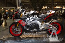 2015-Aprilia-Tuono-V4-1100-Factory-1.jpg