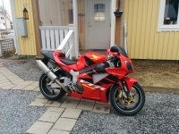 vtr1000sp1_1.jpg vtr1000sp1_1.jpg