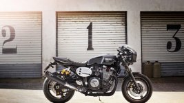2015-yamaha-xjr1300-racer-sweetly-harks-back-to-past-photo-galleryvideo_7.jpg