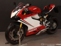 Paginale-drove-Ducatisti-wild-with-lust---Copy.jpg