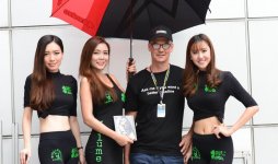 Gridgirls small.jpg