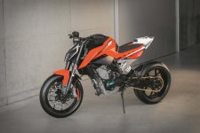 KTM-790-Duke-Prototype-EICMA-06.jpg
