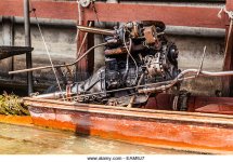 thai-traditional-longtail-boat-big-diesel-engine-details-eam9j7.jpg