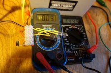 Slutladdat-14k45Volt-0k09A-Kjell15VDCmedDiodoch2st12V-10W-lampor.jpg