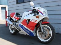 20171012-1989-yamaha-fzr750r-ow01-right-front-730x548.jpg