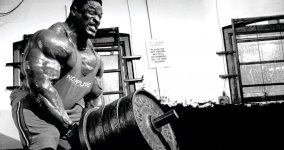 ronnie-coleman-defends-heavy-weight-header-1068x566.jpg