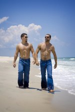 two-guys-jeans-vacation-5932264.jpg