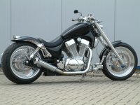 Suzuki VS1400 customized.jpg
