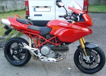 800px-Ducati_Multistrada_1000s_DS.jpeg