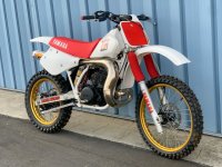 Yamaha-YZ490-Front-Right-Featured.jpg