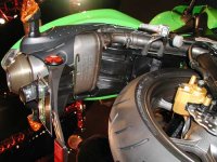 kawasaki-zx6r-05-bikepics-221484.jpg