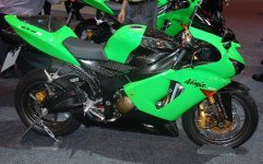 kawasaki-zx6r-05-bikepics-240741.jpg
