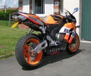 honda-cbr600-05-bikepics-221096.jpg