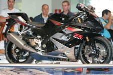 gixxer 05 sidan_svart-silver.jpg